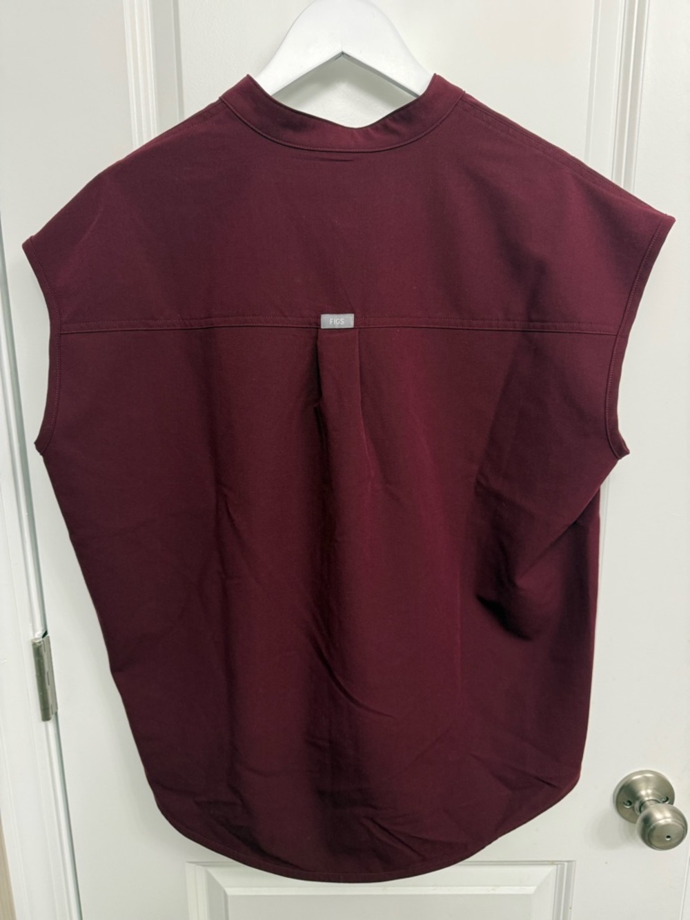 FIGS Burgundy Oversized Rafaela Scrub Top Size Small - Picture 3 of 4